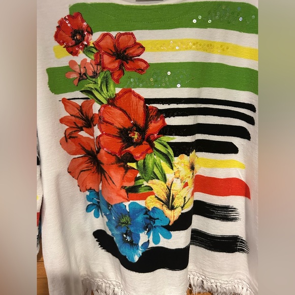 Onque Casual White Floral Stripe Fringe Tunic - size 2XL - Picture 2 of 5